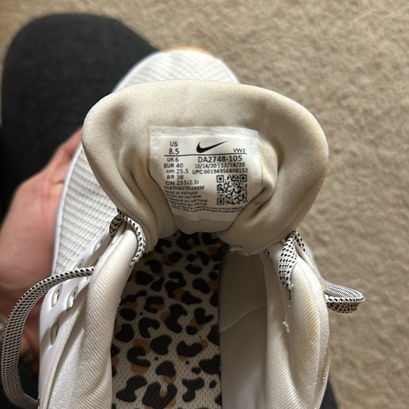 Women’s Nike runners - Picture 6 of 6